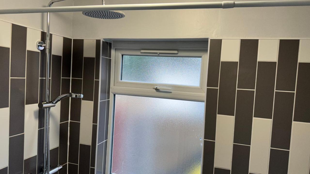 One Bedroom Apartment In Walsall Sleeps 4 Free Wifi By Villazu Bloxwich 外观 照片