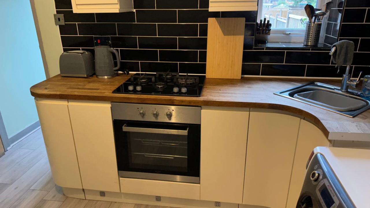 One Bedroom Apartment In Walsall Sleeps 4 Free Wifi By Villazu Bloxwich 外观 照片
