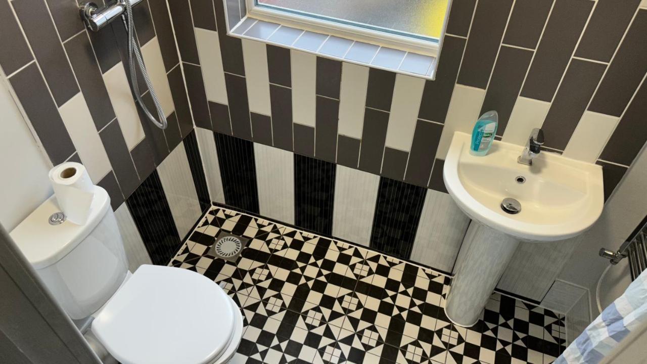 One Bedroom Apartment In Walsall Sleeps 4 Free Wifi By Villazu Bloxwich 外观 照片