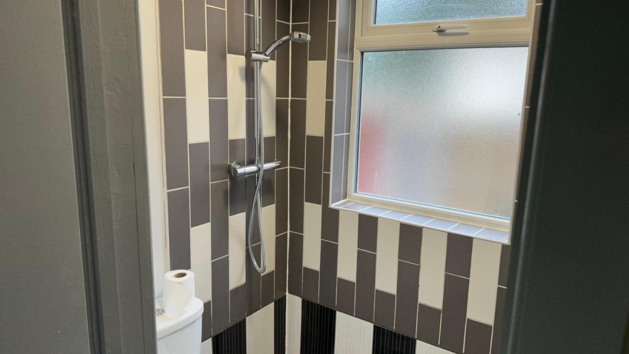One Bedroom Apartment In Walsall Sleeps 4 Free Wifi By Villazu Bloxwich 外观 照片
