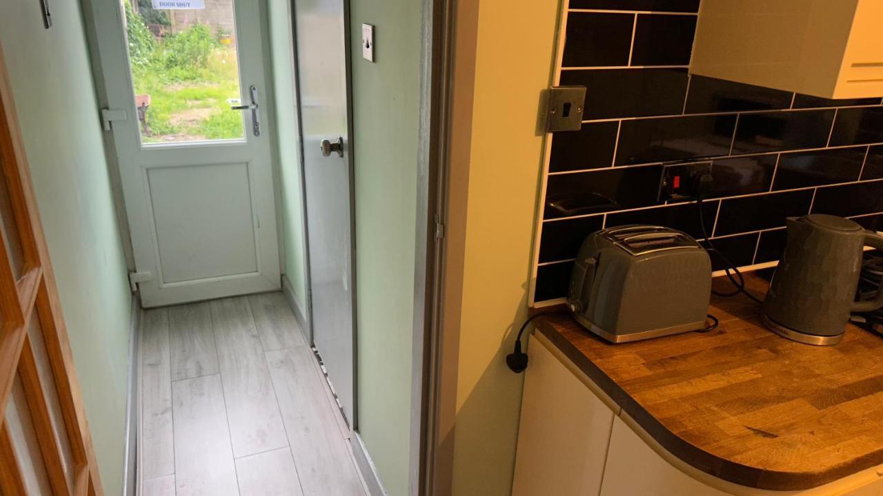 One Bedroom Apartment In Walsall Sleeps 4 Free Wifi By Villazu Bloxwich 外观 照片